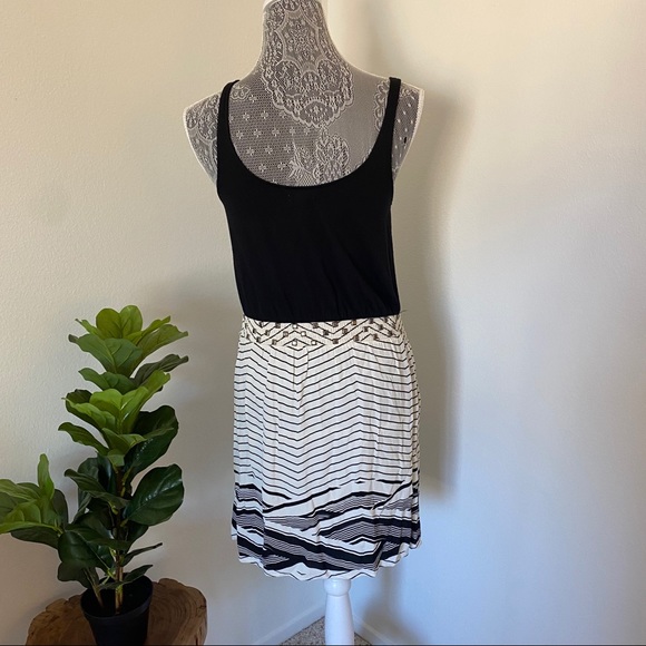 Silence + Noise Gold Waistband Studded B&W Dress - Picture 7 of 8